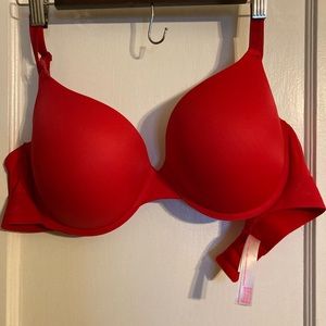 PINK Victoria’s Secret bra 36DD RED